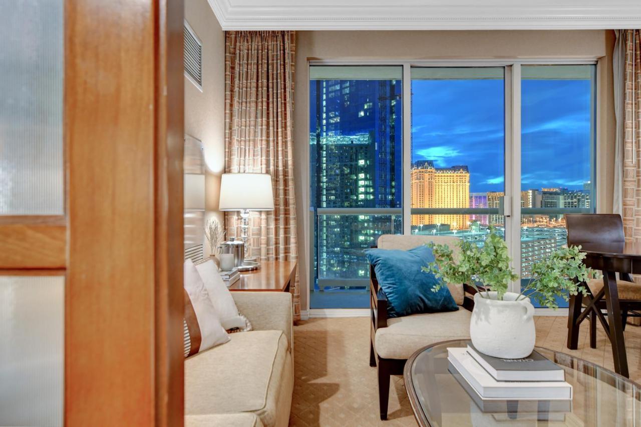Balcony Full Strip View Suite Mgm Signature Free Valet Las Vegas Exterior foto